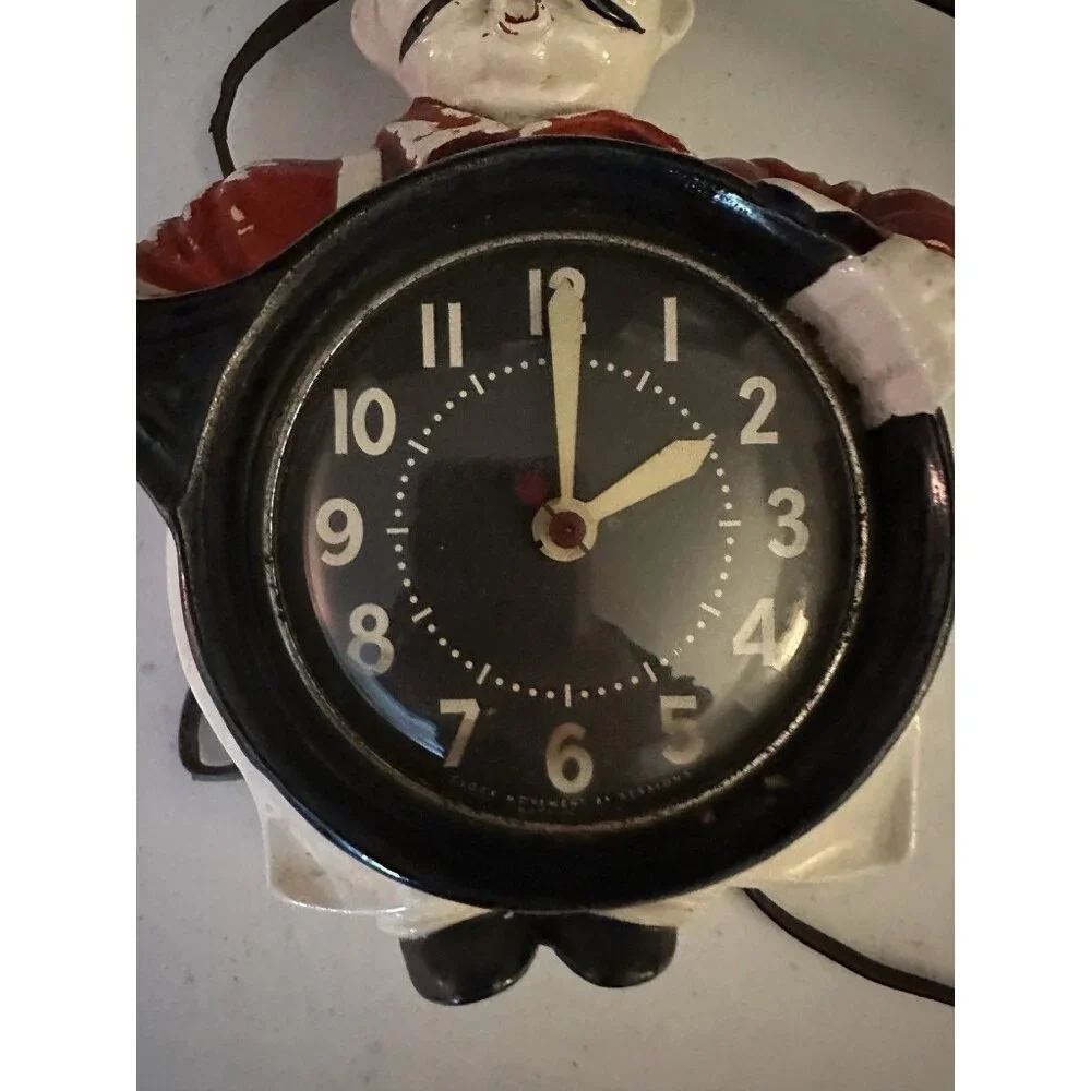 RED WING POTTERY CHEF KITCHEN WALL CLOCK 1947 VINTAGE‎